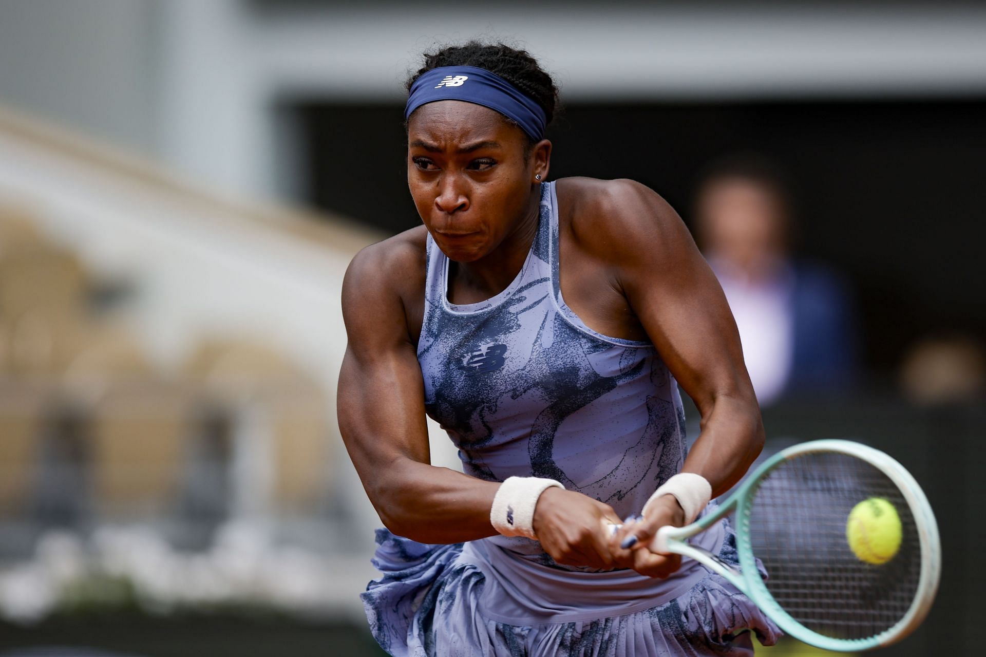 Coco Gauff hits a backhand at French Open 2025 | Image Source: Getty